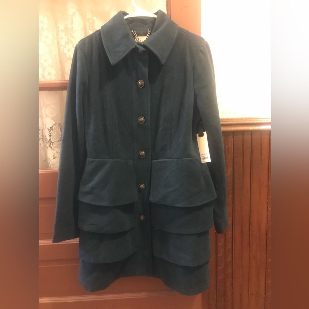 Large BB Dakota green peacoat with ruffles